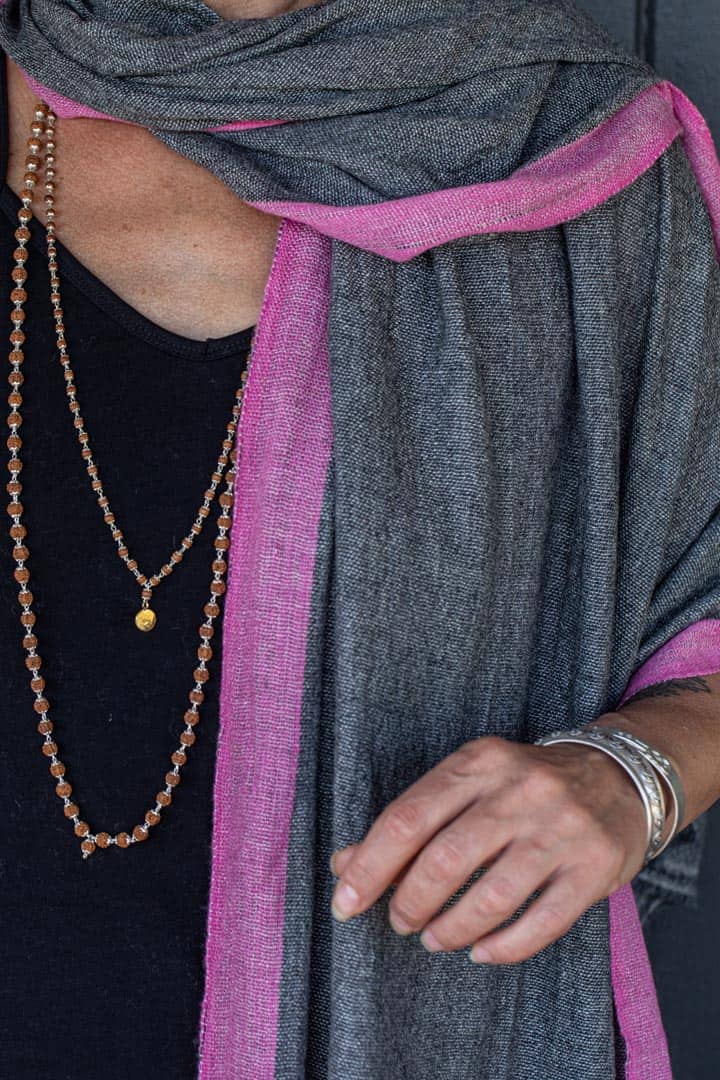 Classic Cashmere Scarves - Image 3