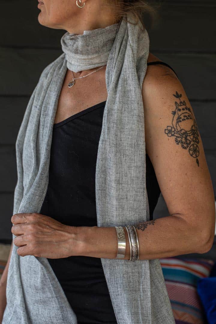 Classic Cashmere Scarves - Image 4